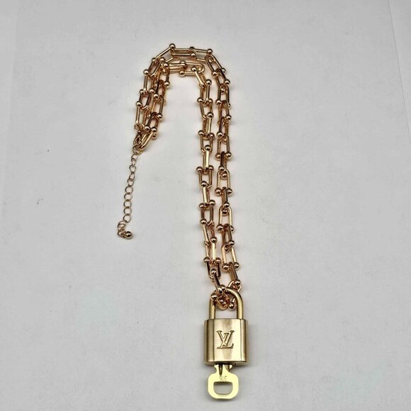 Authentic Louis Vuitton Lock & Key w/ Unbranded Gold Plated Gold Chain Necklace - Picture 8 of 8